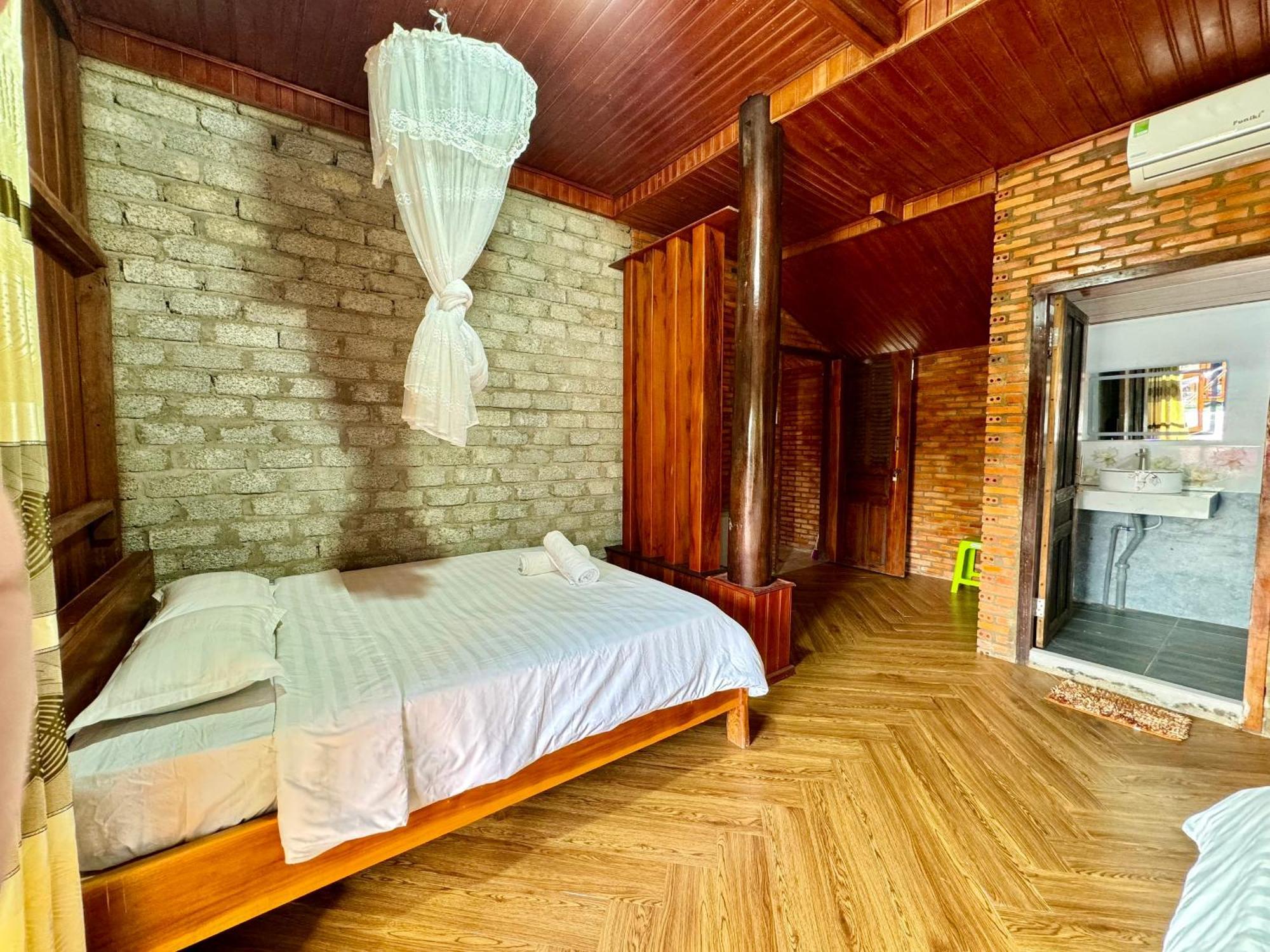 Lava Rock Viet Nam Lodge Anhfly Resort Nam Cát Tiên Exterior foto