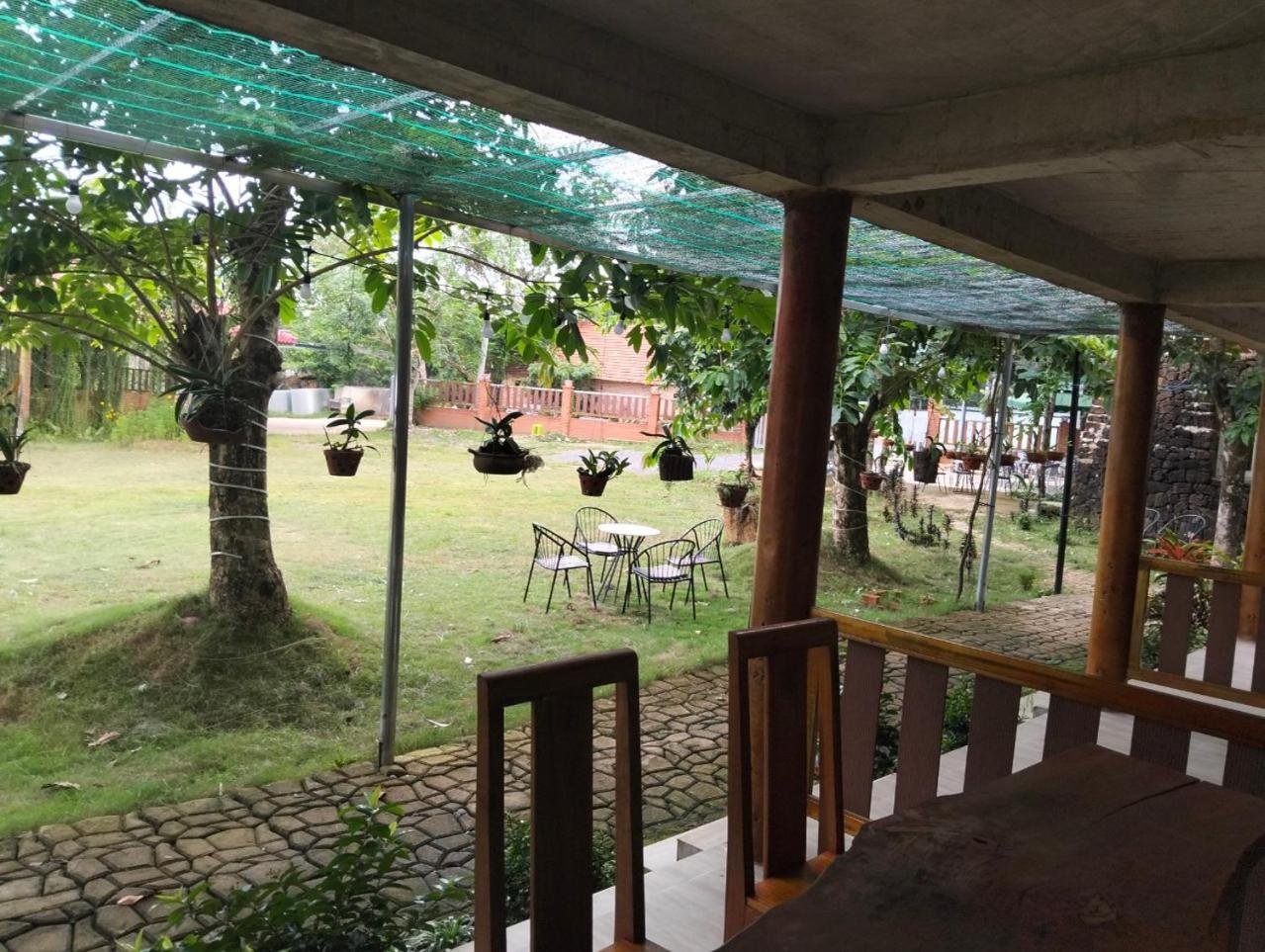Lava Rock Viet Nam Lodge Anhfly Resort Nam Cát Tiên Exterior foto